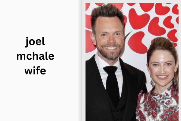 Joel McHale Wife: Amazing Facts About Sarah Williams joel mchale wife